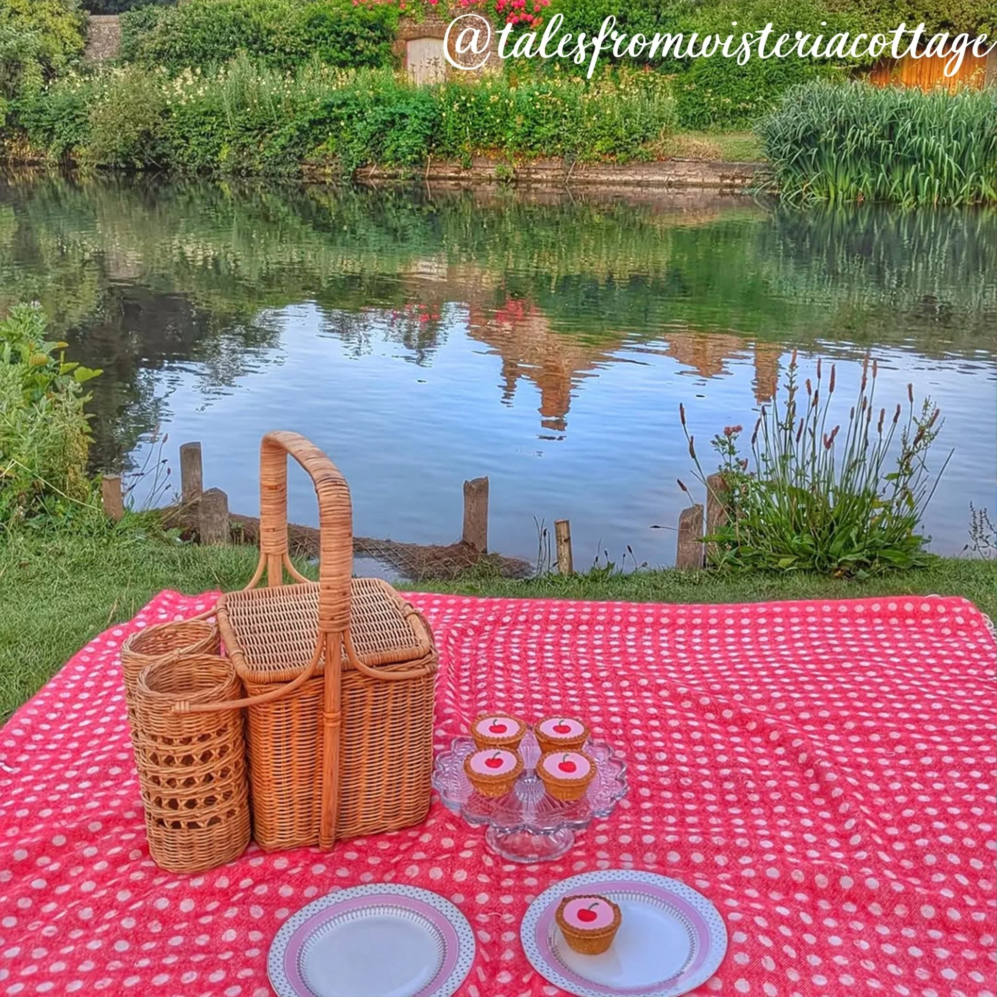Biscuiteers Bakewell Tarts - Image 5