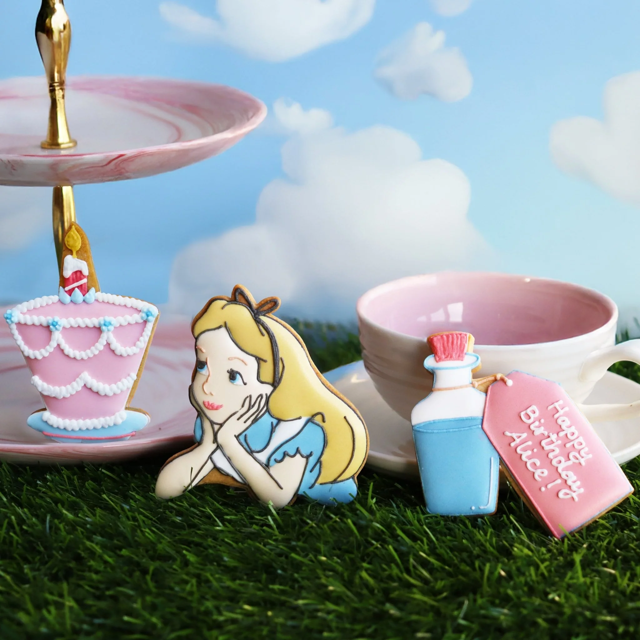 Disney Alice in Wonderland Letterbox Biscuits - Image 2