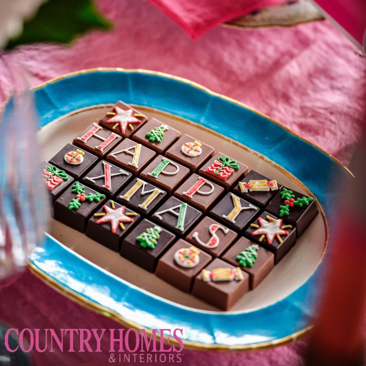 Medium Tin Happy Christmas Chocolates - Image 3