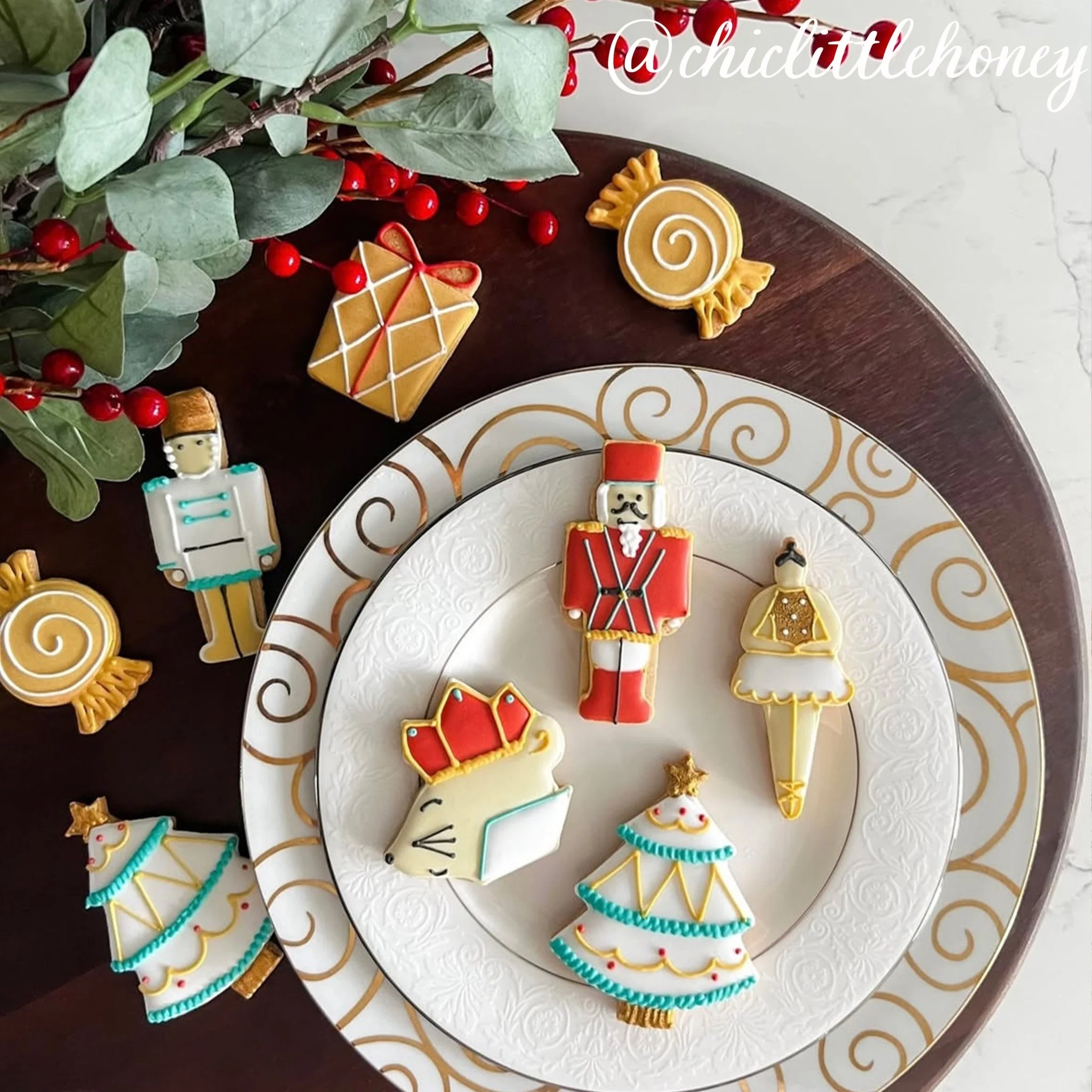 Nutcracker Biscuit Tin - Image 4